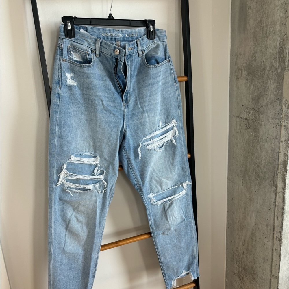 American Eagle Distressed Blue Jeans